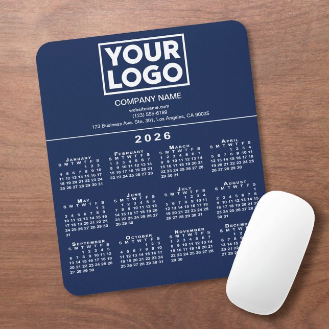 2026 Calendar Company Logotyp and Text Navy Blue Musmatta (2026 Calendar Company Logo and Text Navy Blue Mouse Pad, in situ)