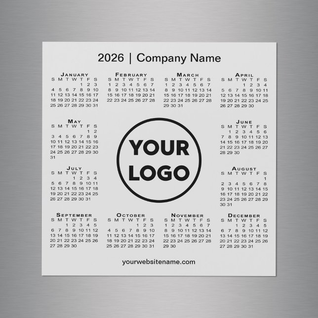 2026 Calendar Company Logotyp on Light Grått Magne (2026 Calendar Company Logo on Light Grey Magnet, in situ)