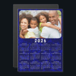 2026 Calendar Magnet Family Photo Navy Blue<br><div class="desc">Den här 2026-familjens fotokalendermagnet med marin blå bakgrund är lätt att anpassa med anpassningsbarna bild genom att använda mallen. Klicka på "Anpassa" ("Visa produktinformation" / "Anpassa") och ändra bild för att få resultatet med samma snyggt ram-utseende kant runt det. Gör din egen kalender till en praktisk gåva till familj, par,...</div>