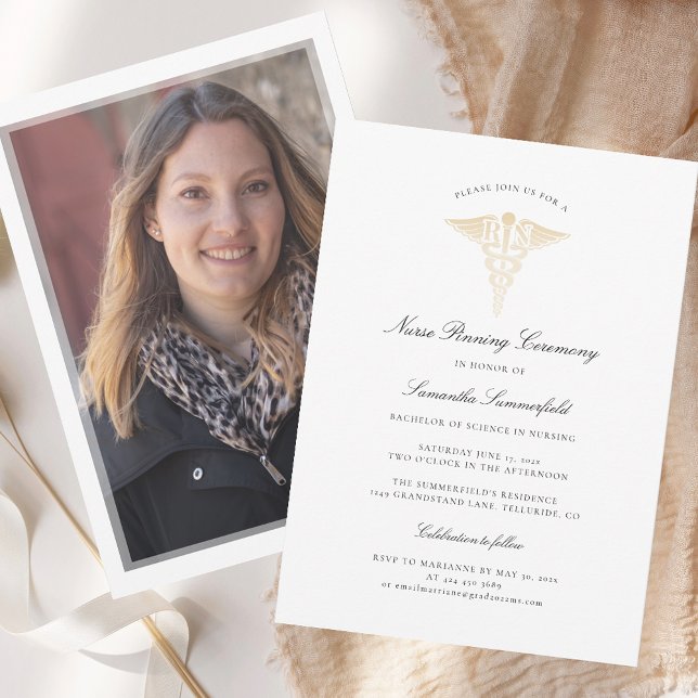 2026 Examenfoto Sjuksköterskekonferens med nålcere Inbjudningar (2025 Graduation Photo Nurse Pinning Ceremony Invitation)