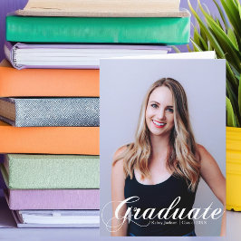 2026 Examensfoto Vit Flourish Script Vikt Meddelande
