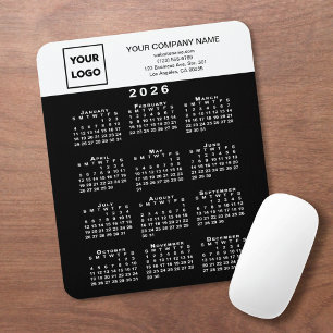 2026 Kalender Företagets logotyp och text Svart Vi Musmatta