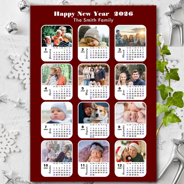 2026 Kalenderfamilj 12 Photo Collage Modern Red Julkort (Skapare uppladdad)