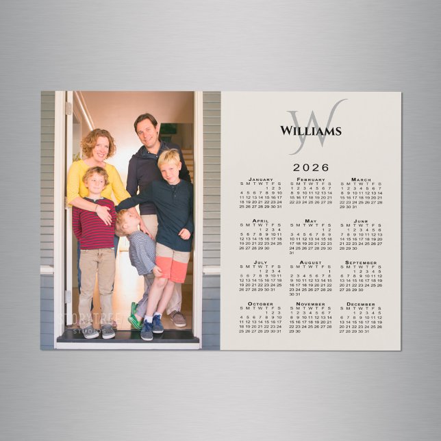 2026 Kalenderns Anpassningsbar Photo Monogram Beig (2026 Calendar Custom Photo Monogram Beige Magnet in situ)