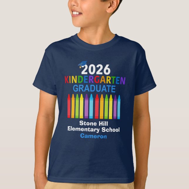 2026 Kindergarten Graduate Personalized Blue Kids T Shirt (Framsida)