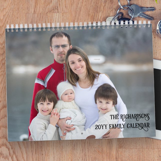 2027 Foto Kalender 13 Bilder och Anpassad Titel (Photo Calendar with full size photo for every month)