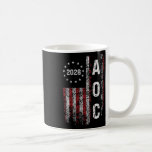 2028 för Presi Aoc Alexandria Ocasio Cortez Kaffemugg<br><div class="desc">Womens Aoc Alexandria Ocasio Cortez 2028 för presidentvalet V-nacke</div>