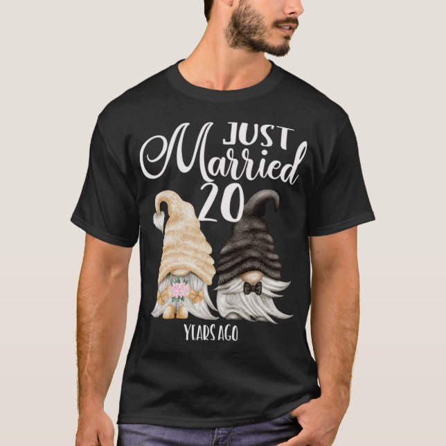 20-års bröllopsjubileum - Nyförlovade i 20 år T Shirt (Framsida)