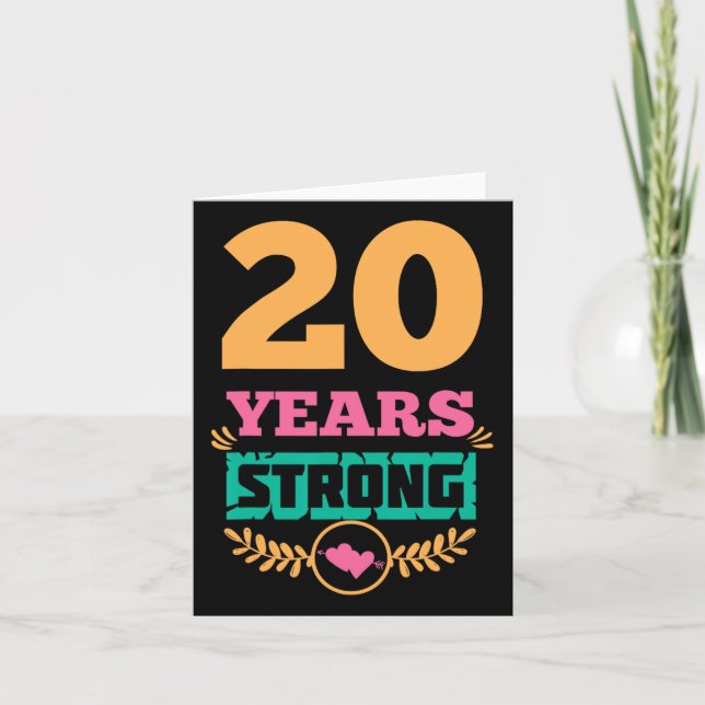 20-årspresentidé Twenty Years Strong T-shirt Kort (Framsida)