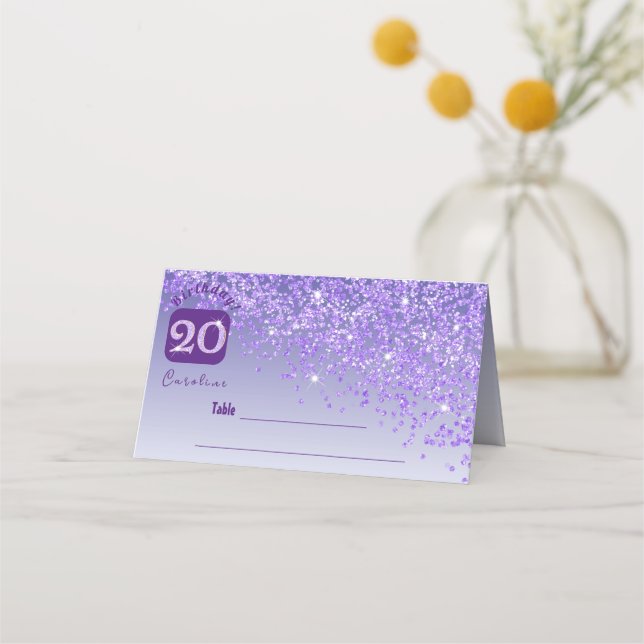 20:e Födelsedagsfesten Lila Glitter-platskort Placeringskort (Framsida)
