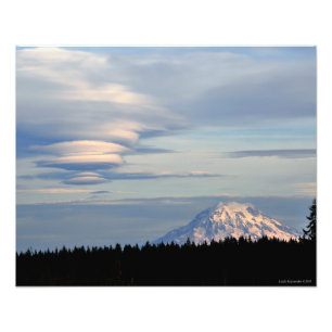 20X16 Mount Rainier med linsformade moln Fototryck