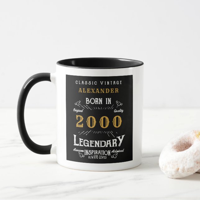 21:a födelsedag Born 2000 Retro Black Personlig Mugg (Med munk)