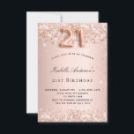 21:a födelsedag ro guld  glitter inbjudningar<br><div class="desc">För en elegant,  21:a födelsedag party. En övertoningsbakgrund för ro guld. Dekorerad med damm från ro guld faux glitter. Anpassa och lägg till information om namn och party. Namn är skrivet med ett handskript i stil. Nummer 21 skrivs med ett stil-teckensnitt med ballong.</div>