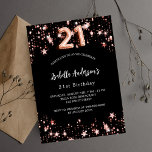 21:a födelsedag svarta stjärnor i ro guld inbjudan vykort<br><div class="desc">En klassisk svart bakgrund,  dekorerad med ro guld-stjärnor. Anpassa och lägg till information om namn och party. Nummer 21 skrivs med ett skript för ballong stil.</div>
