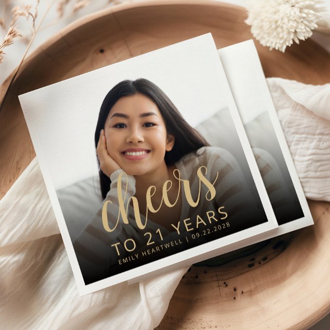21:a födelsedagen Party Photo Guld Script Cheers Pappersservett (Skapare uppladdad)