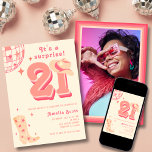 21:a födelsedagen: Retro Disco Cowgirl Photo Peach Inbjudningar<br><div class="desc">Fira en minnesvärd 21:a födelsedag med en inbjudan till personlig som exuderar retro charm! Den här digitala nedladdningen har en elfenbensbakgrund med en disco boll, stjärnor, en cowboystövel och ett fet nummer 21 i persiko- och rosa-skuggor, kompletta med en visknackad cowboyhatt på den. På baksidan lägger du till en bild...</div>
