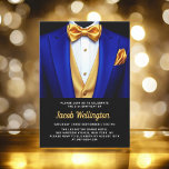 21:a Royalet Blue och Guld Tuxedo Birthday Event Inbjudningar<br><div class="desc">Fira i stil med det här Royalet Blue och Guld Tuxedo Birthday Ebjudation, som utstrålar elegans och sofistikering. Den eleganta svarta bakgrunden och de skuggande accenterna från guld anger tonen för en luxuriös affär, perfekt för en milstolpe firande. Med sin förfinade tuxedo-inspirerade utformning fångar den här inbjudan kärnan i en...</div>