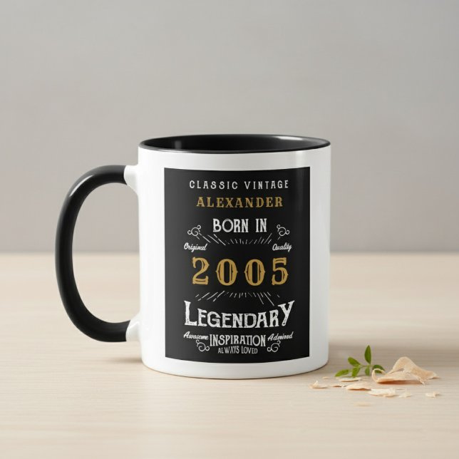 21-årsdag 2005 Legend Retro Svart Personlig Mugg (Born 2005 Legendary mug. Grey and wood background.)