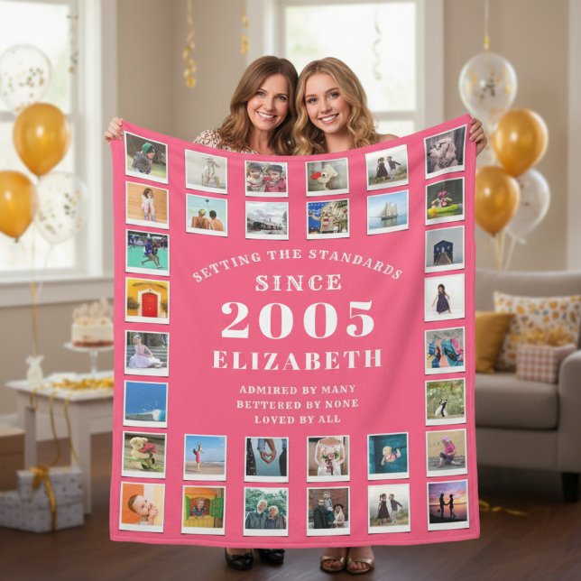 21-årspresent dotter familjefoto collage Rosa Fleecefilt (Born 2005 Pink photo blanket held up by 2 women.)