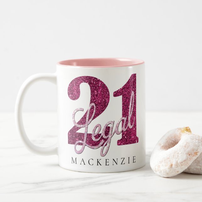 21 och juridiska | Roligt Rosa Faux Glitter 21:a f Två-Tonad Mugg (Med munk)
