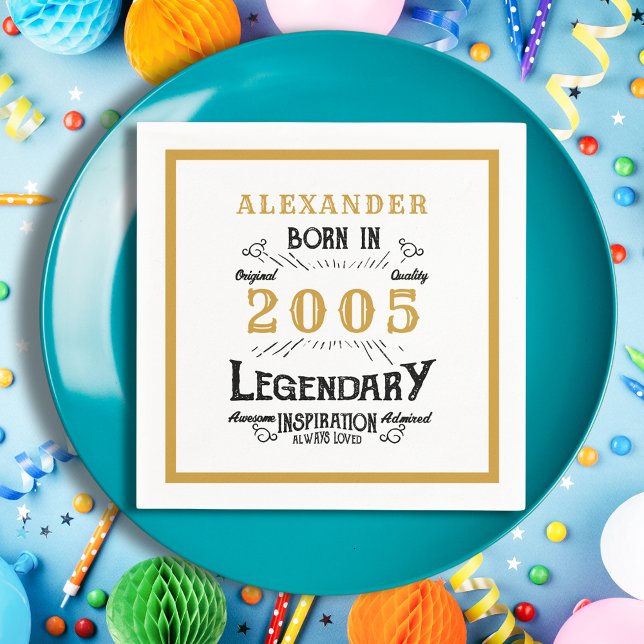 21st Birthday Born 2005 White Gold Legend Pappersservett (Born 2005 Napkin on a blue plate.)