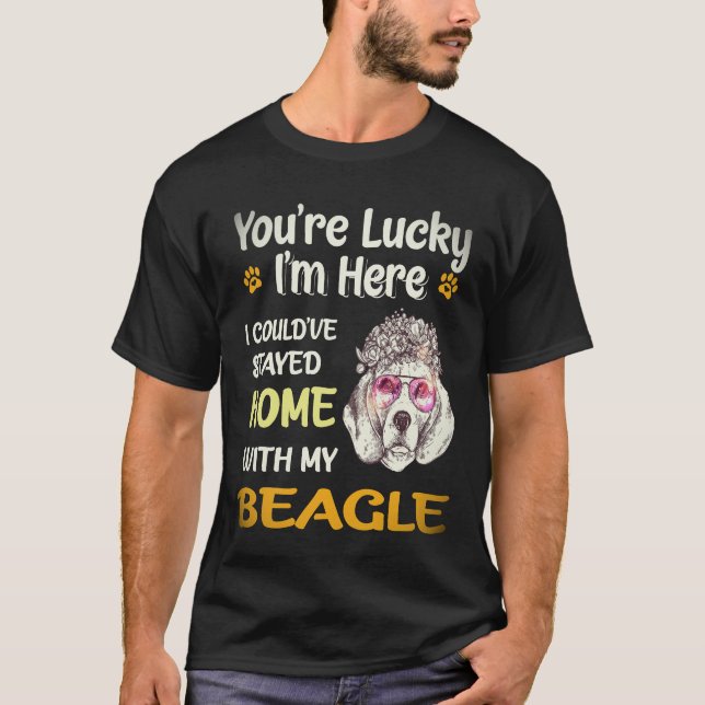 22 Stannade Hemma Med Min Beagle T Shirt (Framsida)