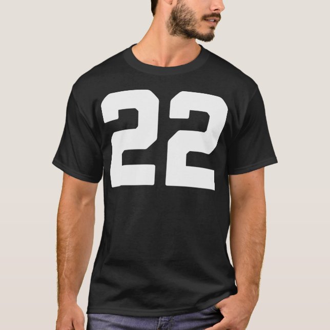 22 (tjugotvå) t shirt (Framsida)