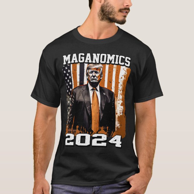 24074_MAGANOMICS_2024 T SHIRT (Framsida)