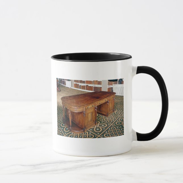 24: Skrivbord vid Thomas den chippendale- jren, Mugg (Höger)