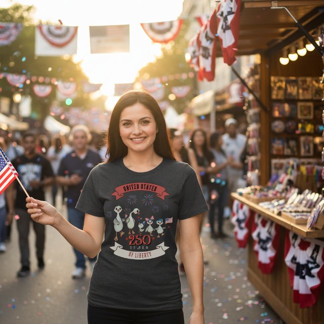250 år av Liberty GEESE för kvinnor T Shirt (Women's Patriotic US 250 Years of Liberty GEESE Tri-Blend Shirt)