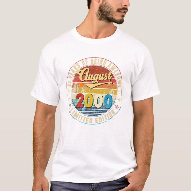 25 år gammal född i augusti 2000 t shirt (Framsida)
