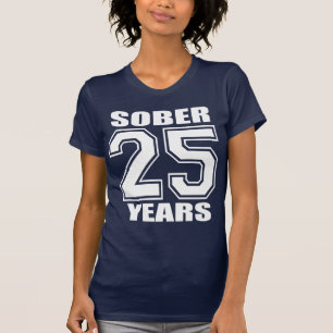 25 ÅR nyktrar till vit på mörk T-shirt