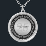 25:e Bröllop-årsdagen för Silver och svart metall Silverpläterat Halsband<br><div class="desc">Elegant 25:e bröllop-årsdagen av minneshögtiden för anpassadets text. Metallisk silver och svart. Vita diamanter accents.</div>