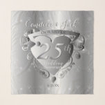 25:e Bröllop-årsdagen Heart Chiffon Scarf Sjal<br><div class="desc">Så omtänksamt att markera hennes 25:e Silver-årsdag i tro 50:s stil med sitt eget 3D-hjärtemblem och namn i skuggtypsnitt! Säg till om du vill anpassa mig,  så hjälper jag gärna till!</div>