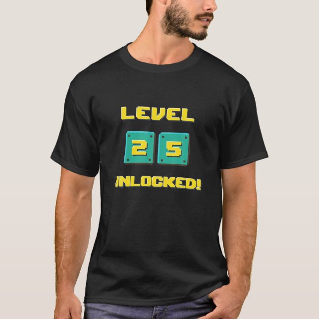 25:e födelsedag Unga man Level 25 olåst T Shirt (Framsida)