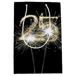 25:e födelsedagssparklers på svart