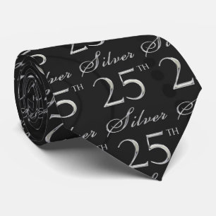25:e Silver-årsdagen i Black Damask med Silve Slips