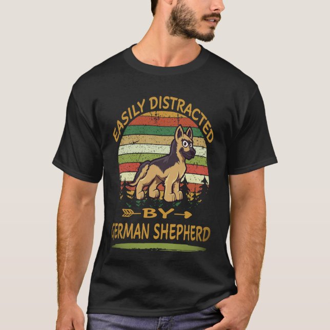 25 Lätt Distraherad Av Tysk Schäferhund T Shirt (Framsida)