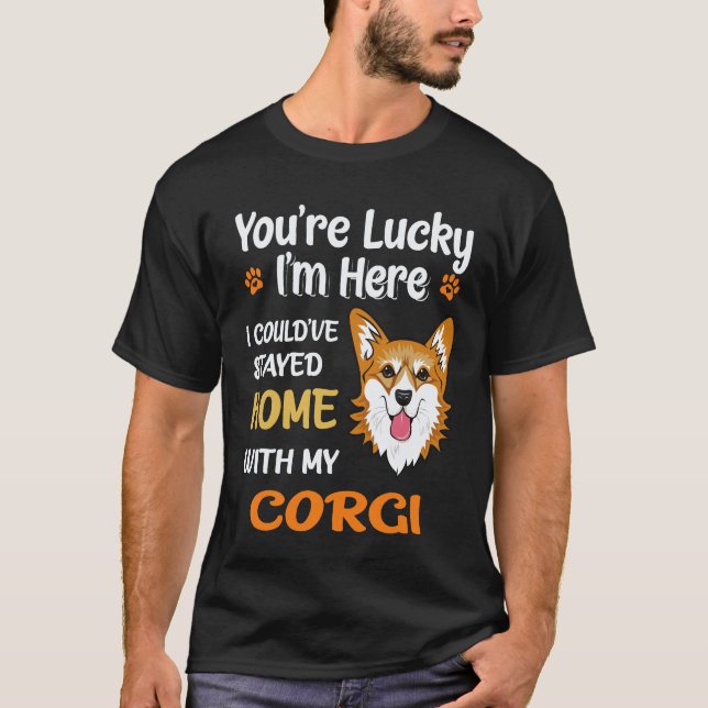 26 Du är Lycklig Corgi T Shirt (Framsida)