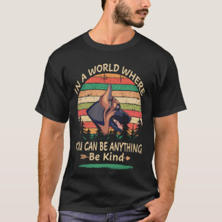 26 I En Värld Där Du Kan Vara Vad Som Helst Var Sn T Shirt