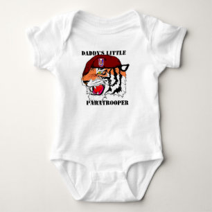 27TH Fallskärmsjägare för ingenjörbataljonpapp T Shirt
