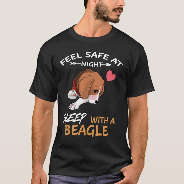 28 Känn Säker vid nattsömn med beagel T Shirt (Framsida)
