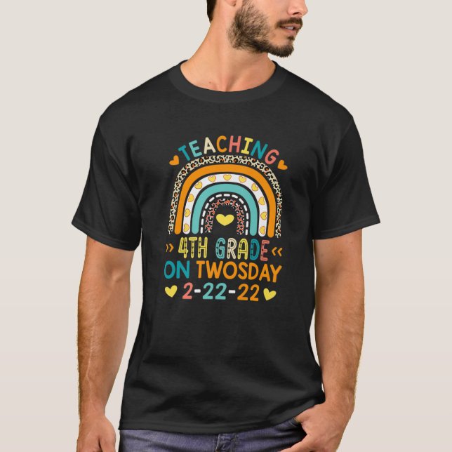 2/22/2022 Lärare Va, 4:e Klass på tvådagslärare T Shirt (Framsida)