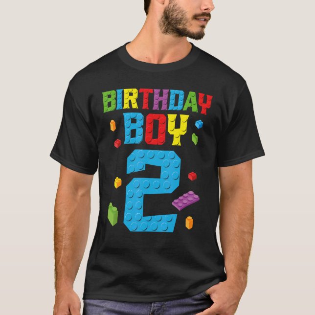 2:a födelsedagspojken 2, två år byggd t shirt (Framsida)