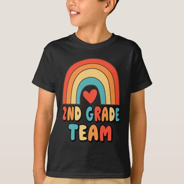 2:a klass laget - lärare regnbåge hjärta 70s retro t shirt (Framsida)