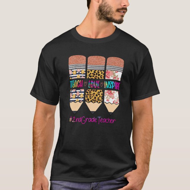 2:a Klass Lärare Teach Kärlek Inspire Pencil Leopa T Shirt (Framsida)