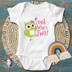 2-års födelsedags t-shirt: Titta vem som är två T Shirt