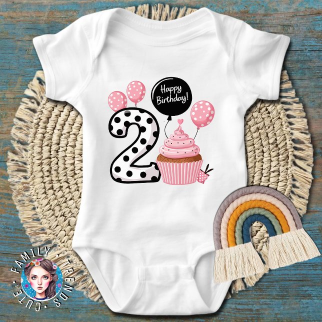 2-års födelsedagskaka med rosa cupcake t shirt (Skapare uppladdad)