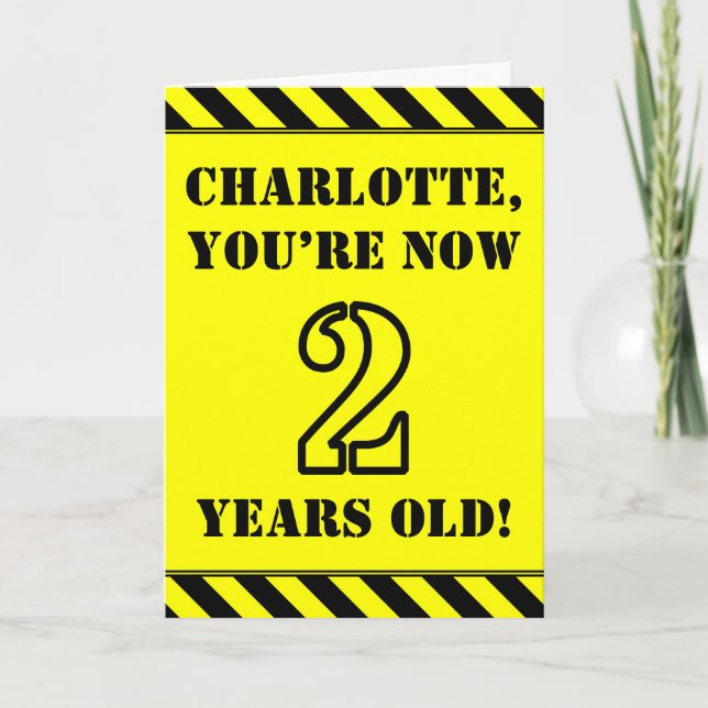 2-årsdag: Rolig stencilstil text, anpassat namn Kort (Framsida)