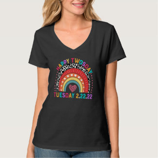 2 februari 2022 22 22 22 Skolleopard Rainbow H T Shirt